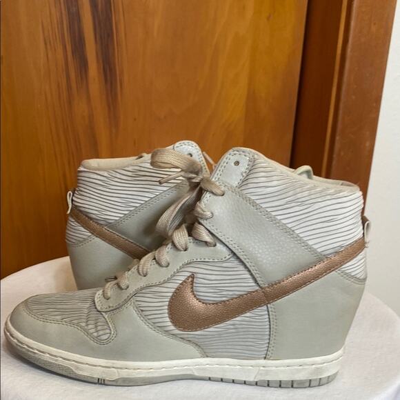 Nike Women's Dunk Sky High Wedge Sneakers Light Bone Metallic Red Bronze - 10 - Picture 5 of 12